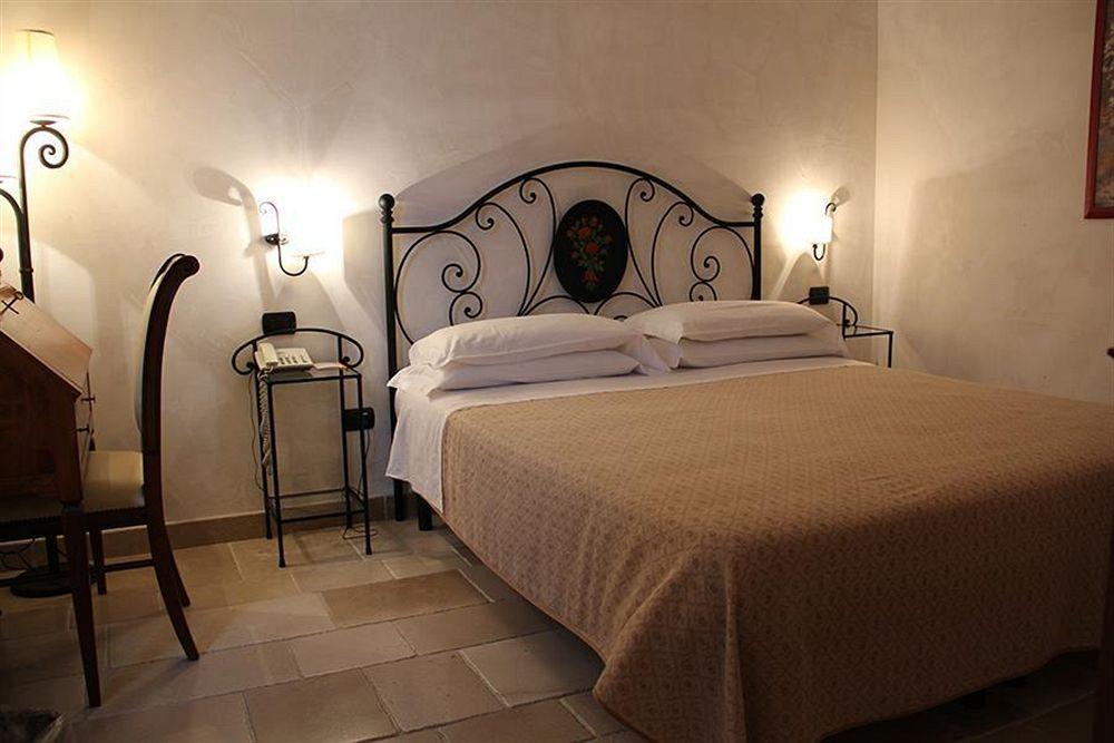 Hotel Masseria Fortificata Donnaloia Monopoli Exterior photo