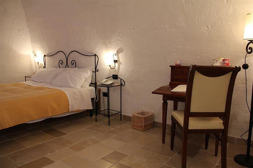Hotel Masseria Fortificata Donnaloia Monopoli Exterior photo